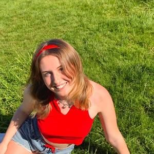 Meet your Posher, Chloe